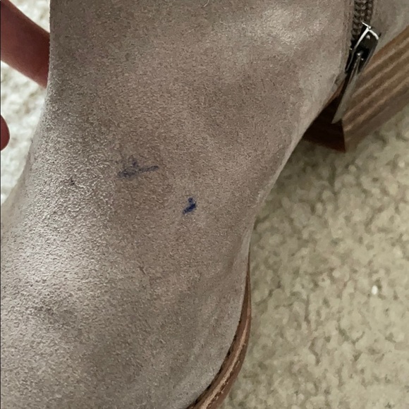 Vince Camuto Booties 8.5 - Picture 6 of 7